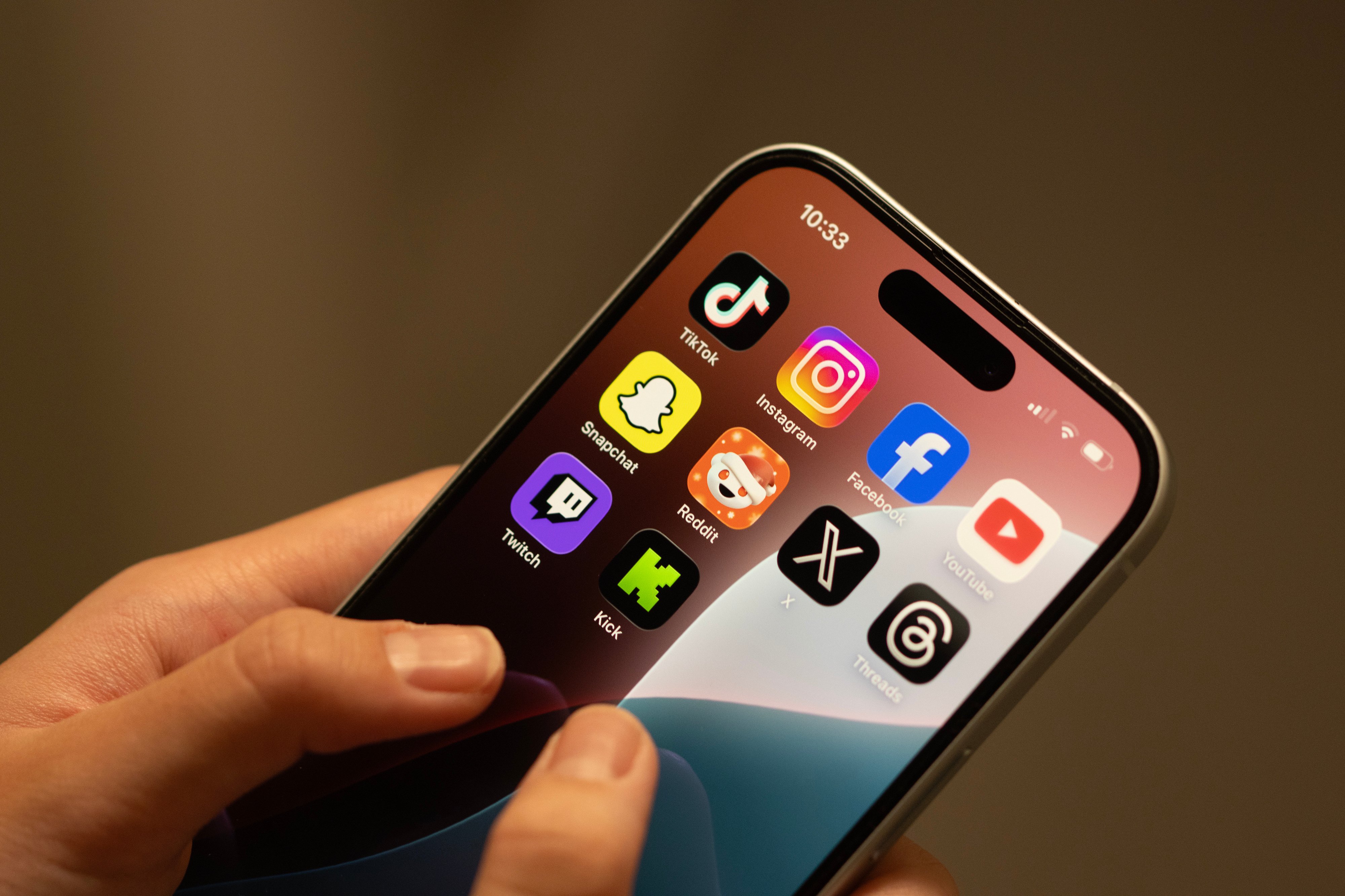 staying-safe-on-social-media